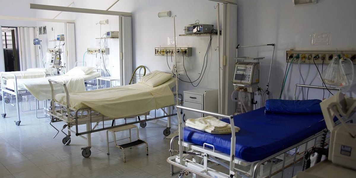 People Break Down Their Absolute Worst Experiences In A Hospital