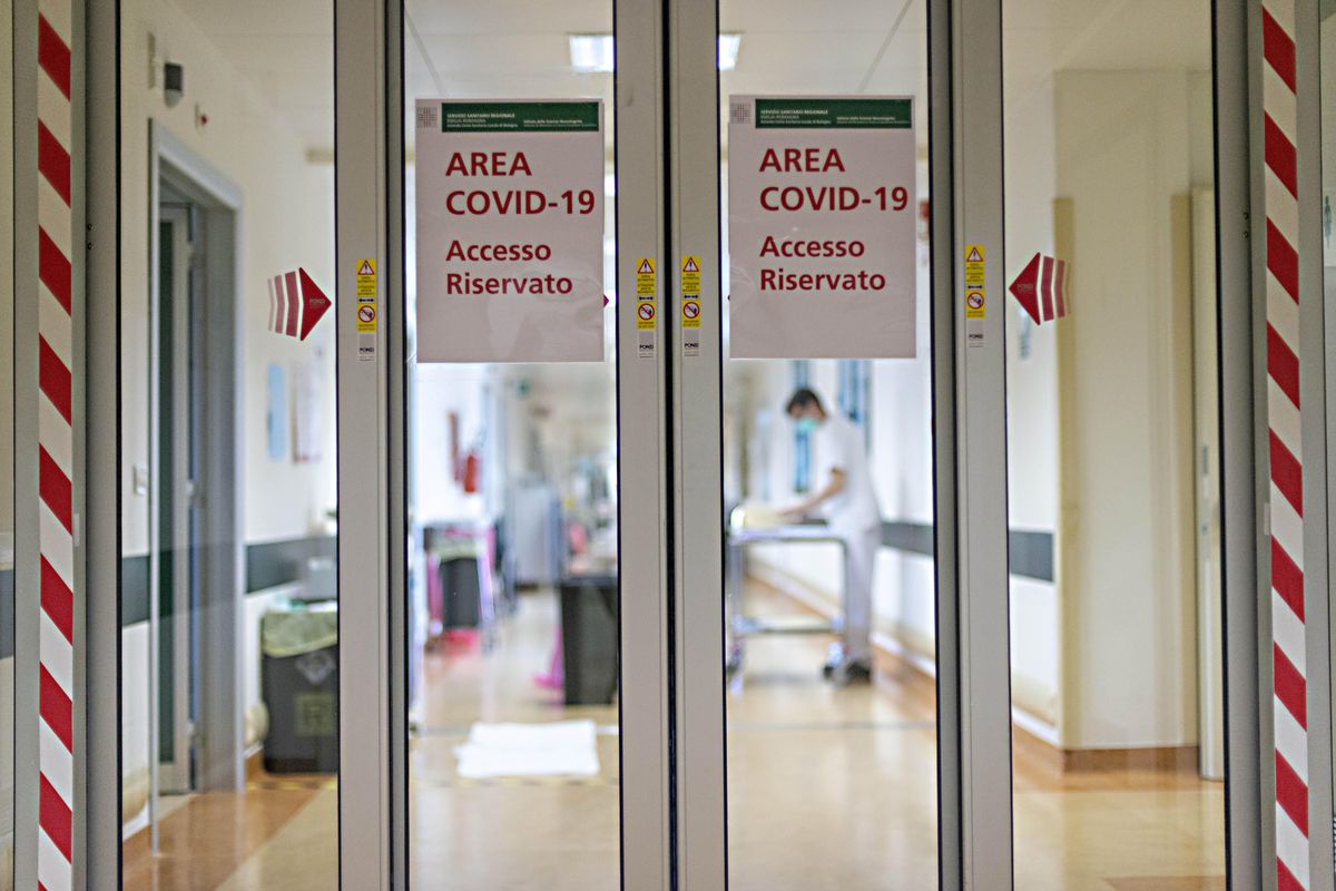 Ospedali e Rsa, le riaperture sono solo una chimera