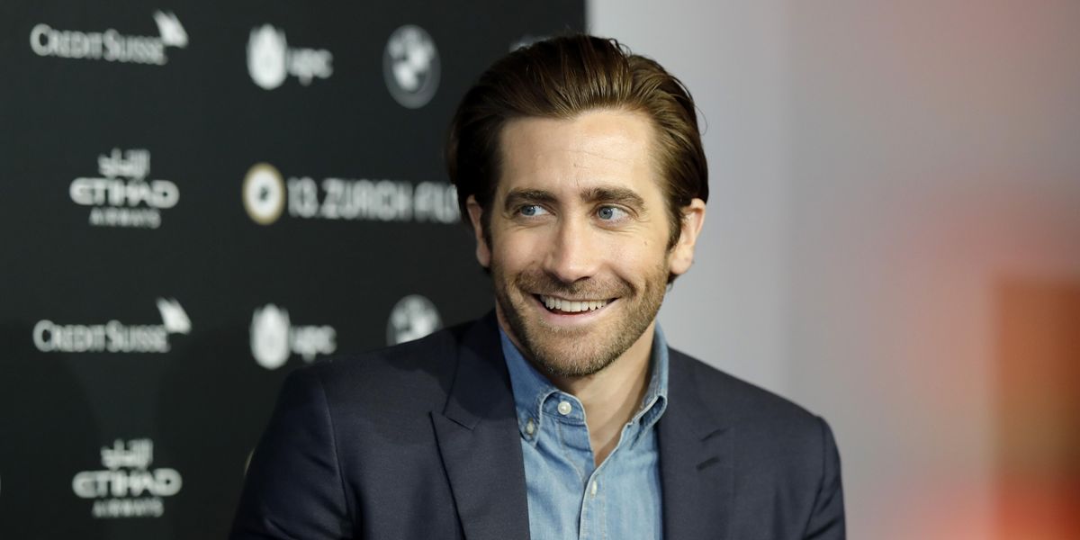 Jake Gyllenhaal Says He Actually Does Bathe