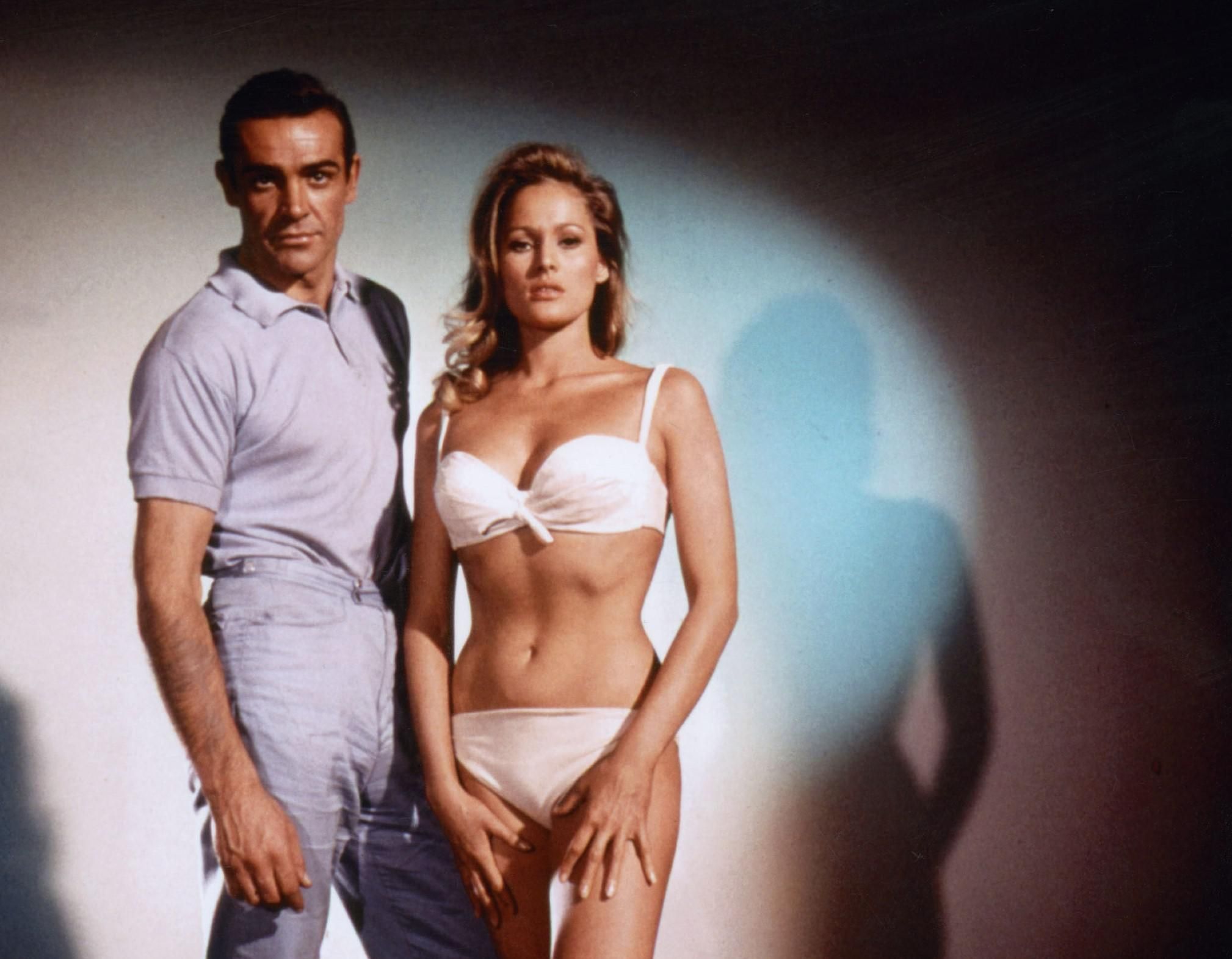 «James Bond è uno stupratore». L’arcinemico di 007 sono i perbenisti