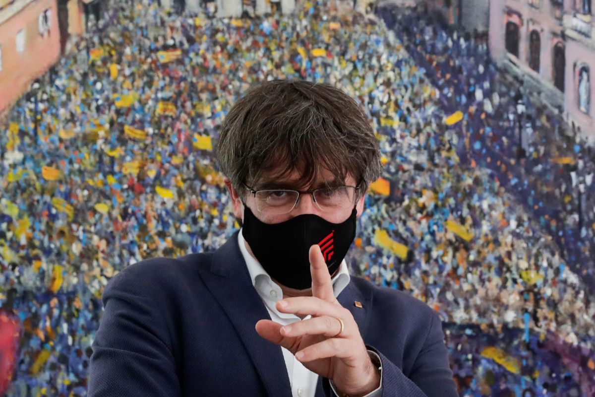 Caro Puigdemont, la prossima volta entri da clandestino e non sarà arrestato