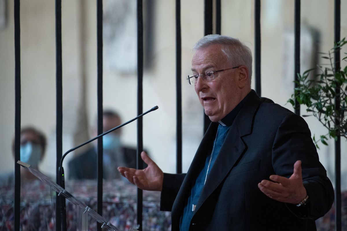 «Green pass per andare a messa». Bassetti fa uno scherzo da prete