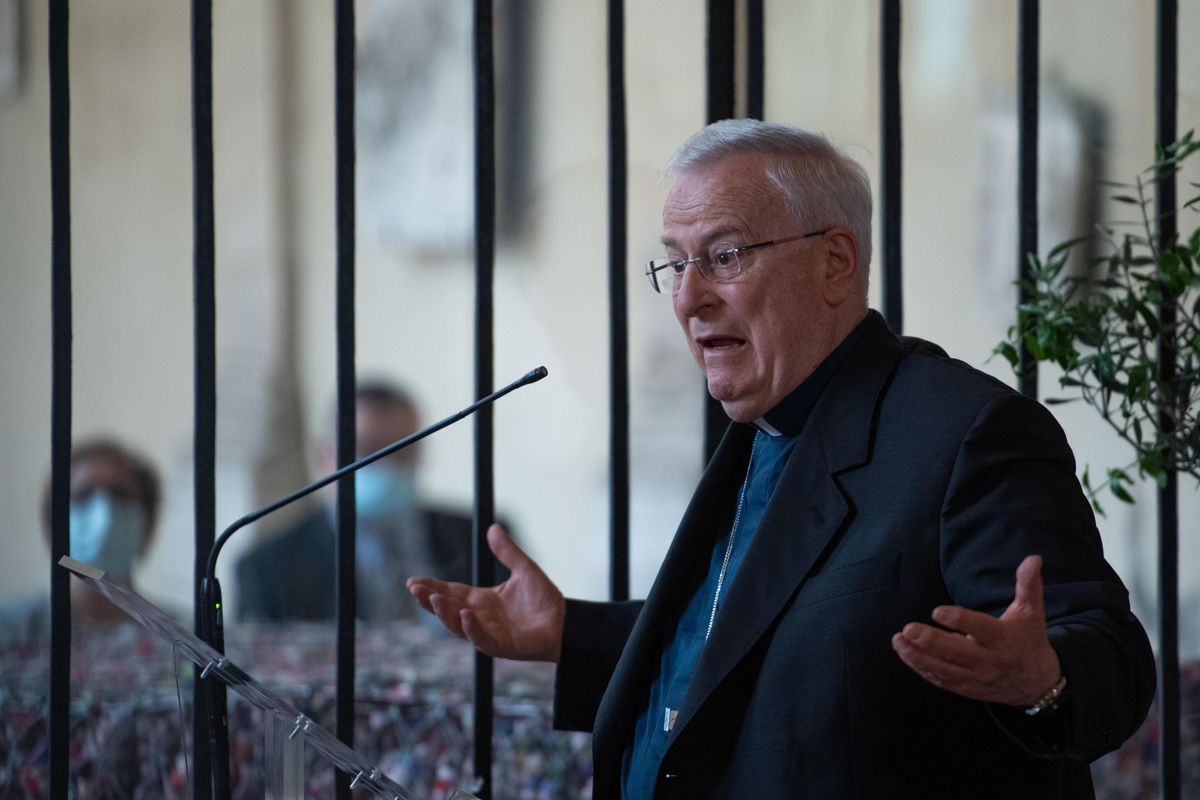 «Green pass per andare a messa». Bassetti fa uno scherzo da prete