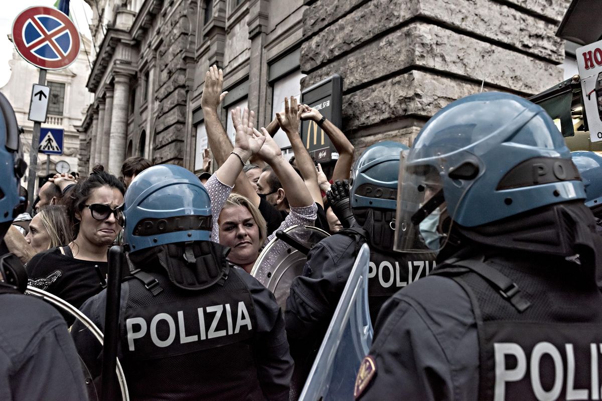 Dal caos al bavaglio. In arrivo la stretta per le manifestazioni