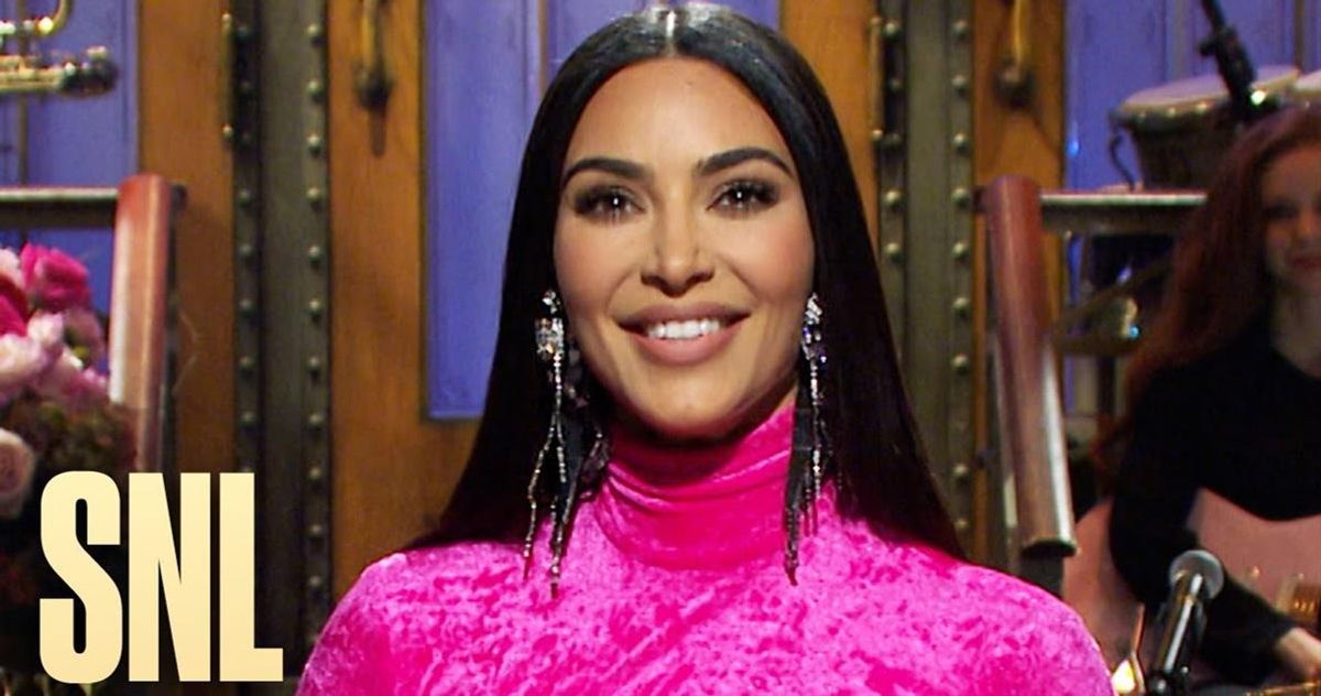 Amateur Blowjob Kim Kardashian - Ki Kardashian pokes fun at her family on SNL - Upworthy