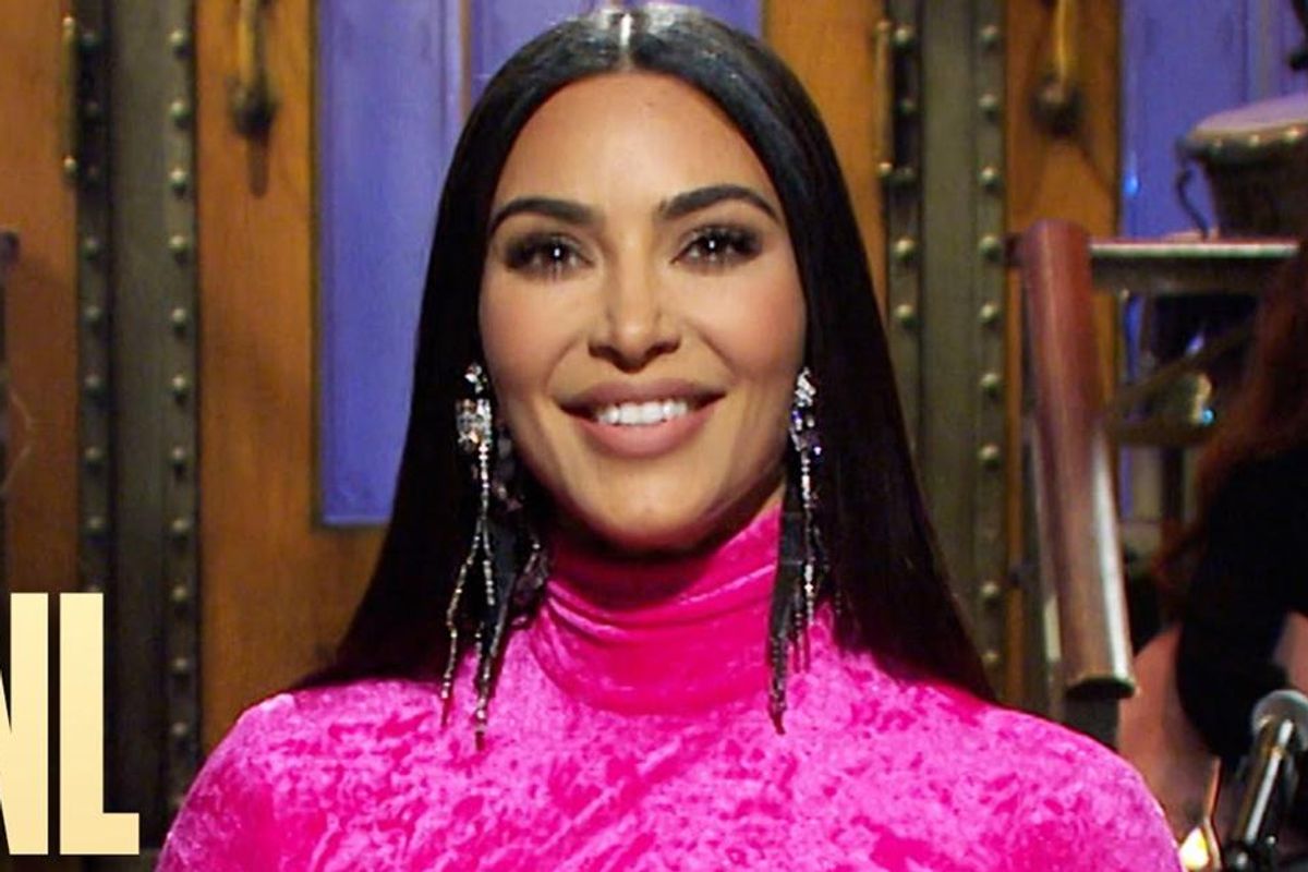 Kim Kardashian roasted her family on 'SNL' and even people who aren't fans had to love it