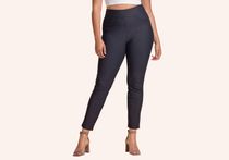 Pant season has arrived and I have two from @honeylove that you need in  your closet. First up is their all new legging that is made of a