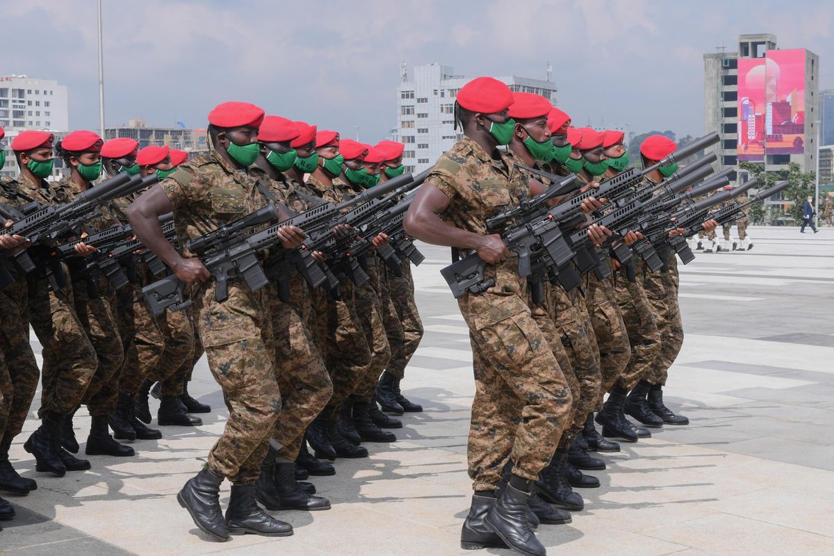 L’Etiopia lancia l'offensiva contro i ribelli del Tigray che mostrano al mondo due facce opposte