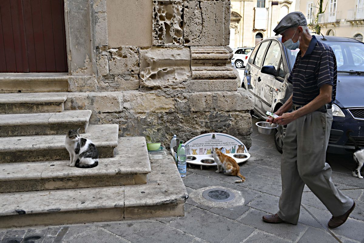 deboli oppressi sinistra