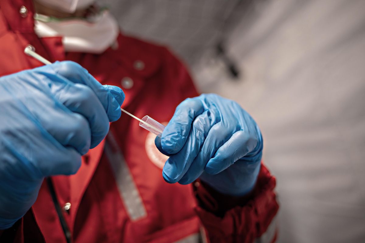 Muro politico contro i tamponi gratis Salvini a Draghi: «Faccia da paciere»