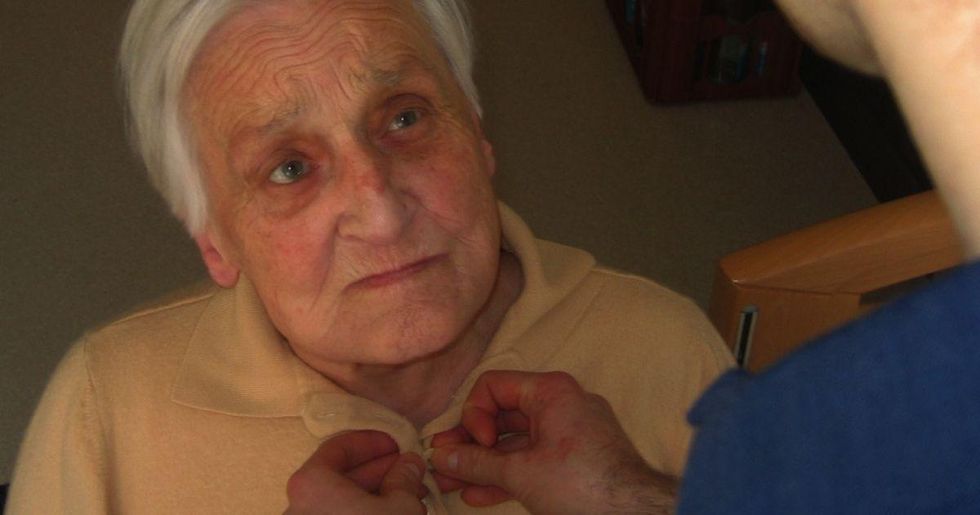 Psychologist shares beautiful advice for talking to people with dementia