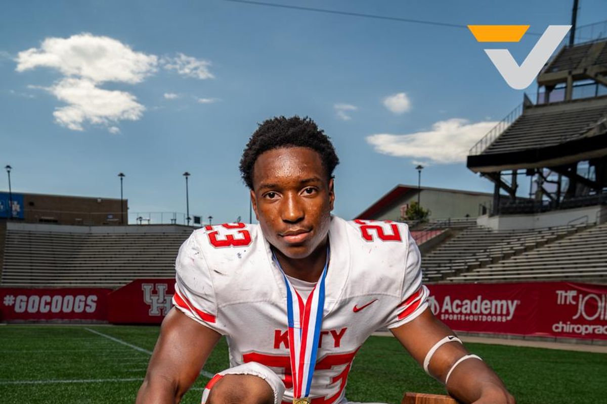 Davis, O-line spark another dominant effort for Katy