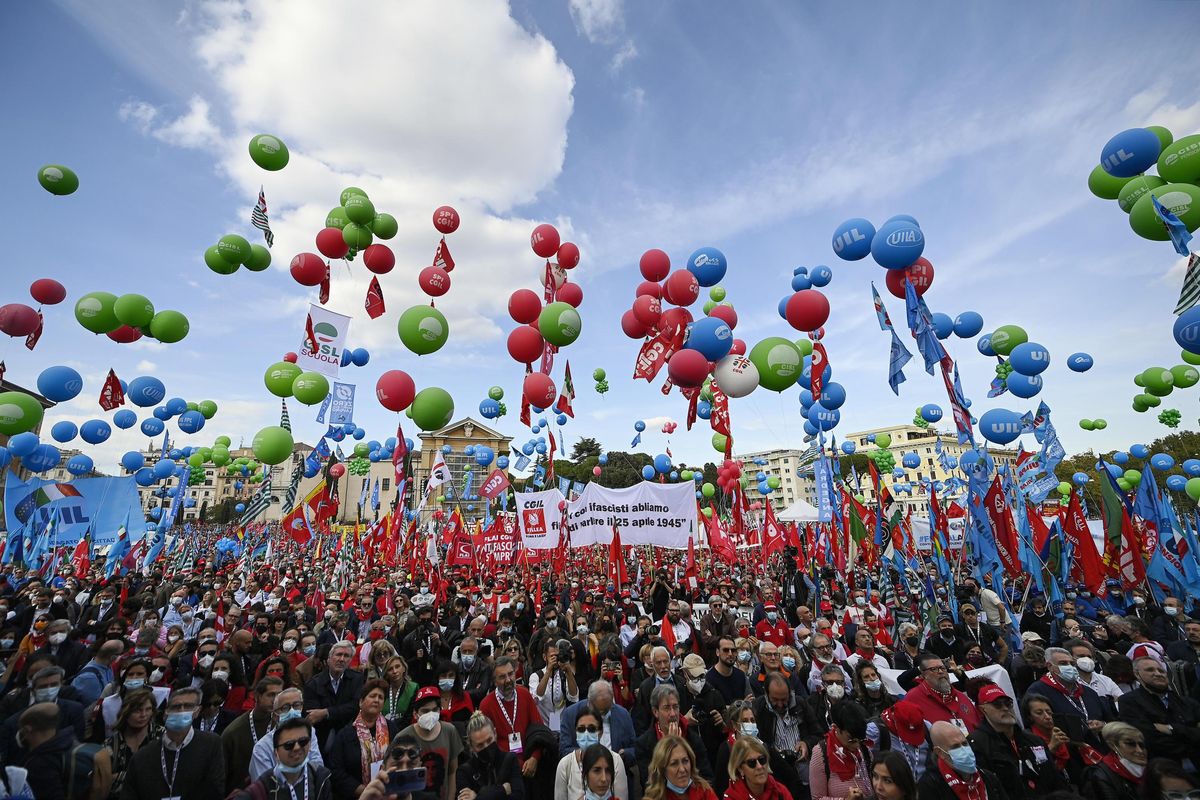 Le riffe di «Rep» e «Stampa» sui partecipanti al corteo