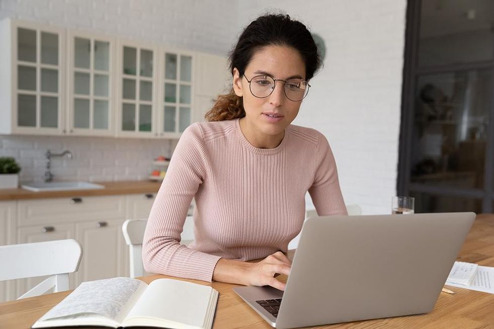 Woman realizes her resume isn't working