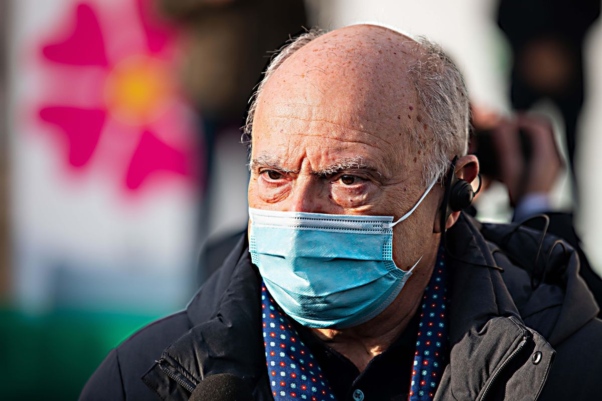 La virostar che fece il Sessantotto maltratta tutti e stecca le previsioni