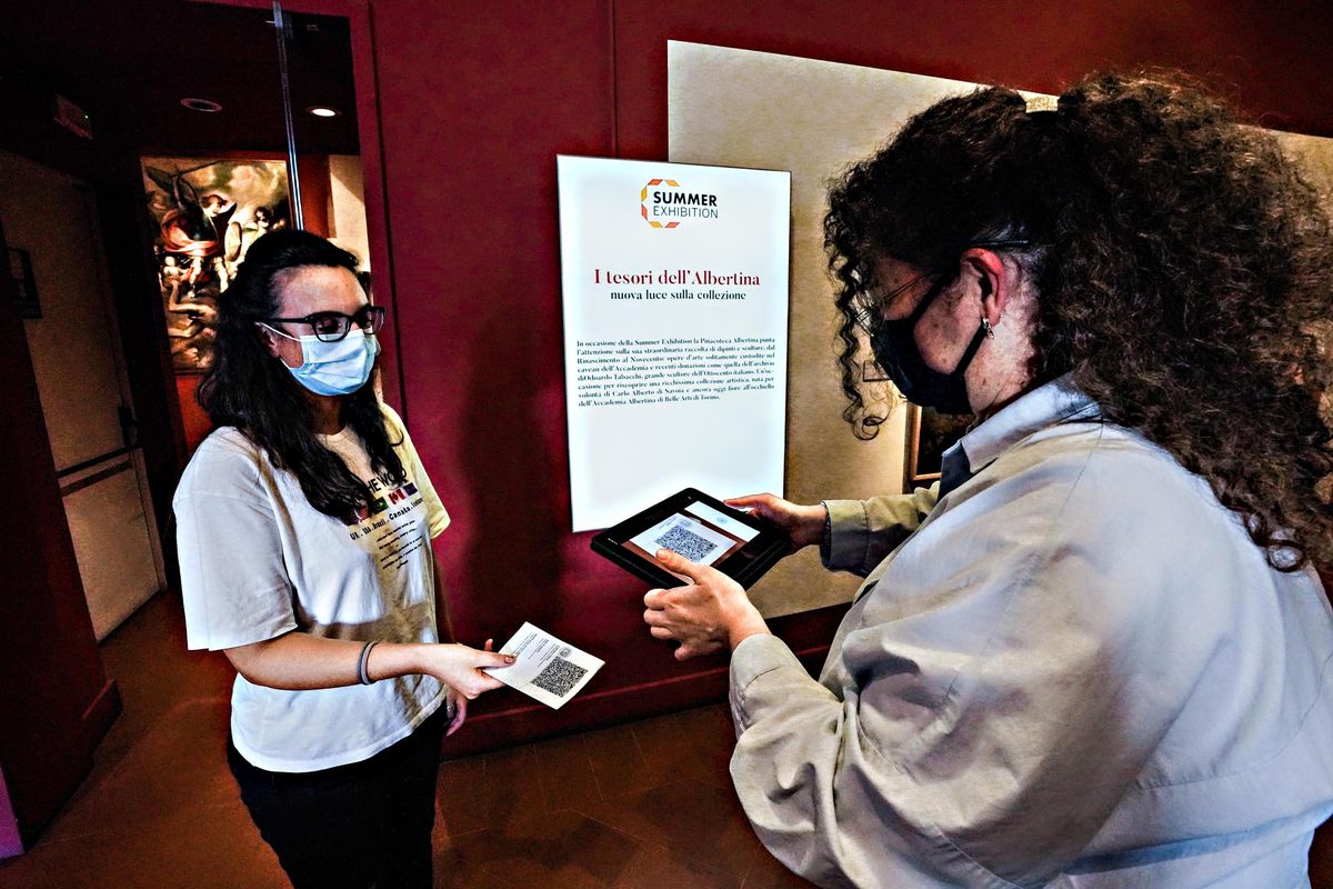 Un milione di badanti in assenza di card rischia casa e lavoro