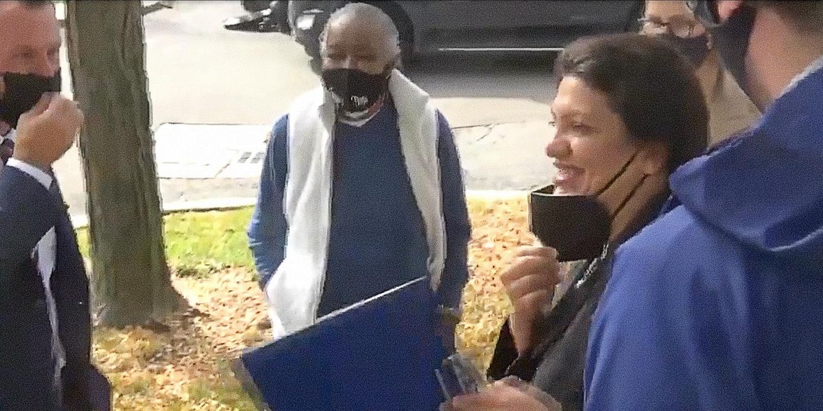 Rashida Tlaib caught on camera: Just wearing a mask because 'I've got a Republican tracker here'