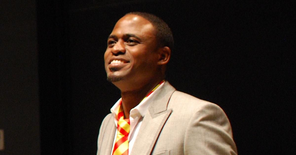 Wayne Brady divorced his wife 13 years ago. Here's why he's co-parenting her new baby.