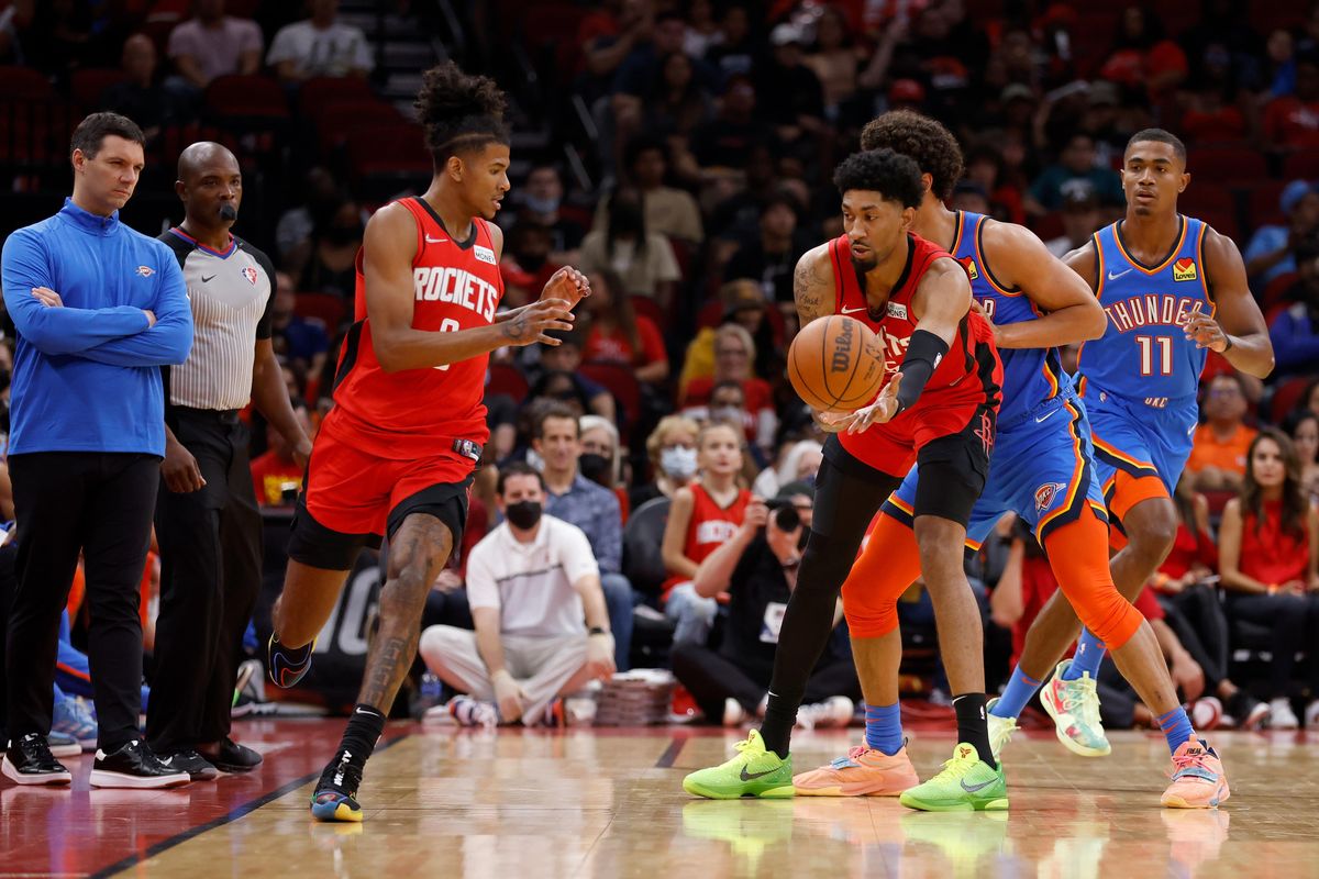 Rockets blast Thunder in home opener, 124-91