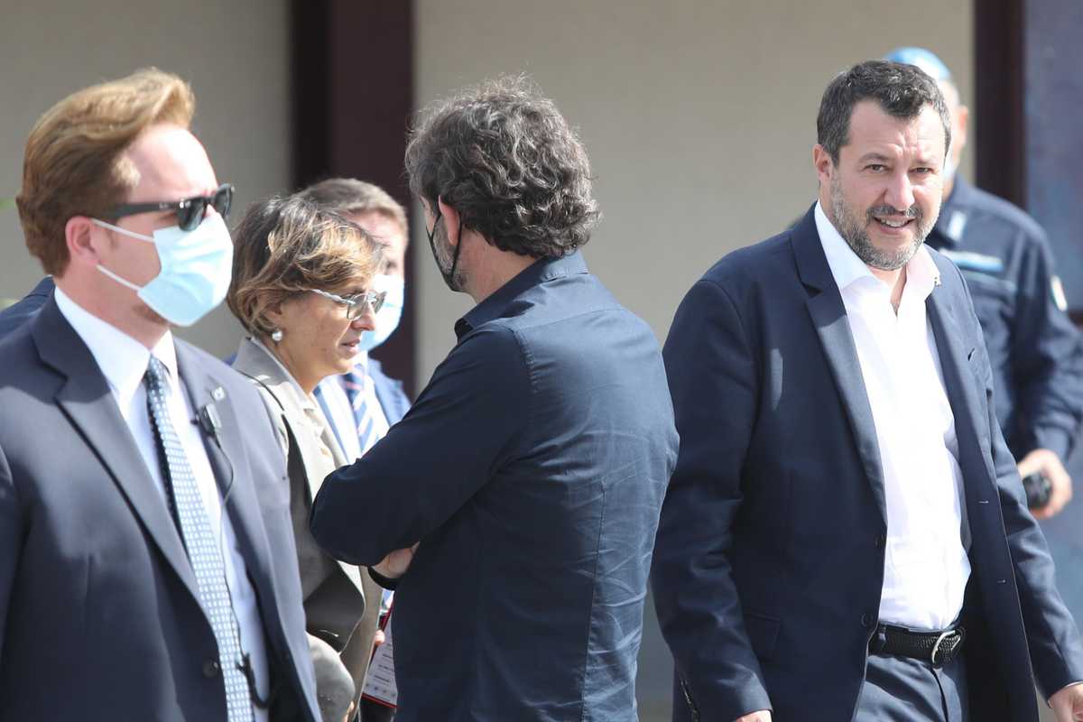 Ci mancava Richard Gere. Il processo Open Arms diventa subito uno show