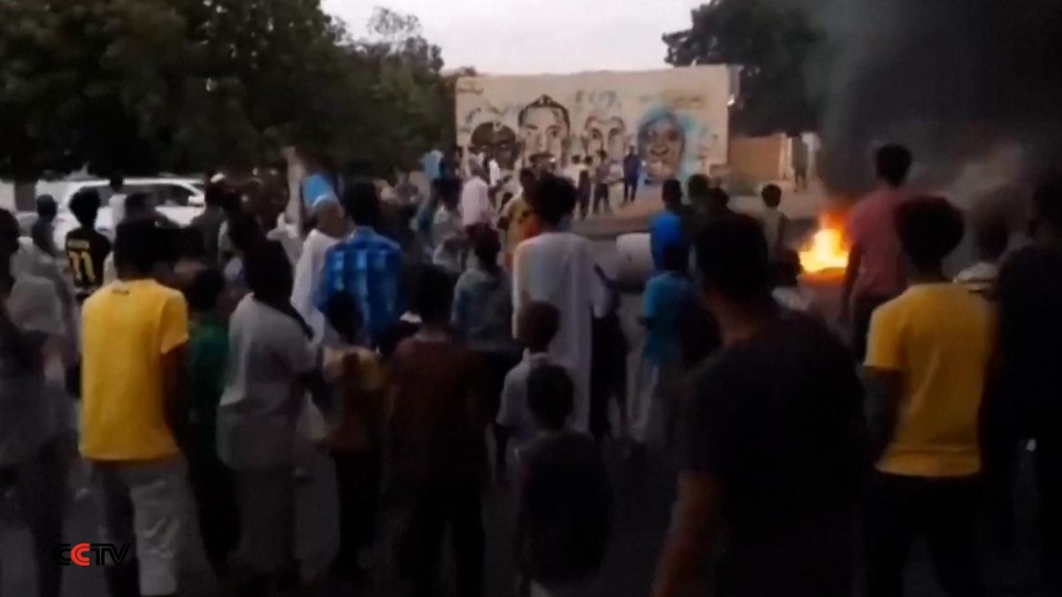 Morti e feriti a Khartum. Il golpe spacca il Sudan