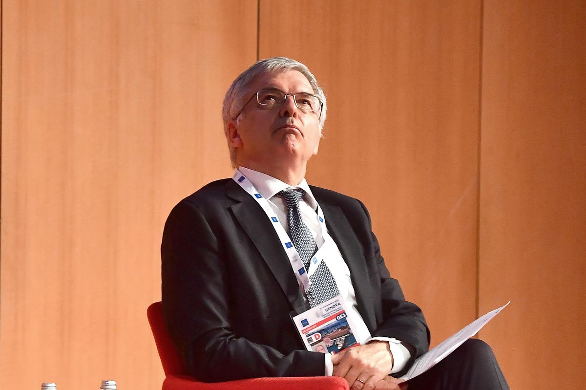 Se una cosa funziona la smontiamo. Ma senza le gru non c’è ripresa