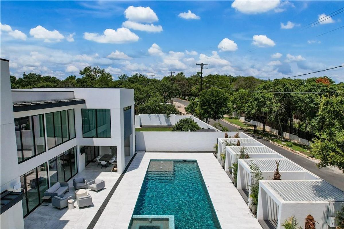 Calabasas or Hill Country? Sleek $11 million home hits Austin market
