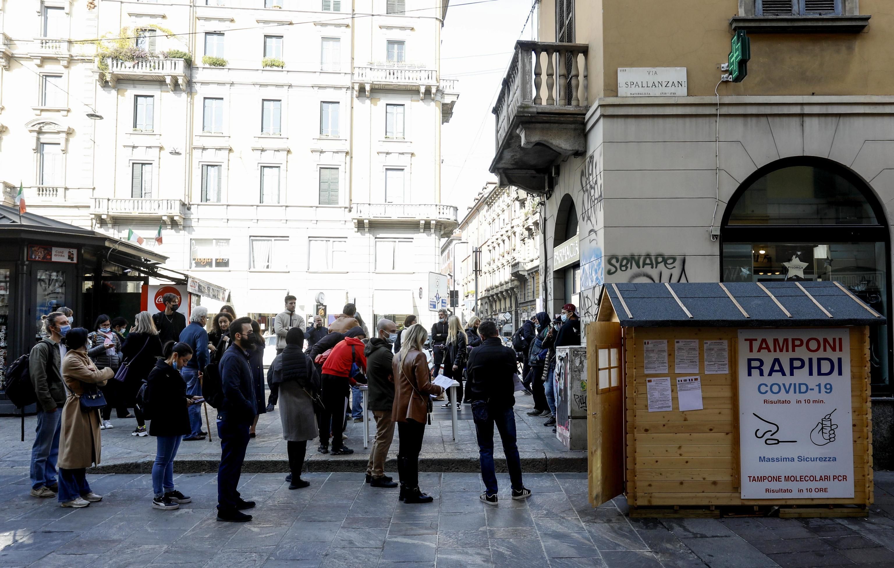 Corsa a ostacoli per fare i test: nel mirino gli sconti delle farmacie