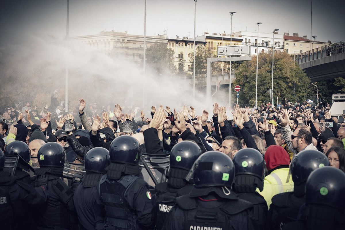 I portuali triestini sciolgono il corteo. Puzzer: «Non cadiamo in trappola»