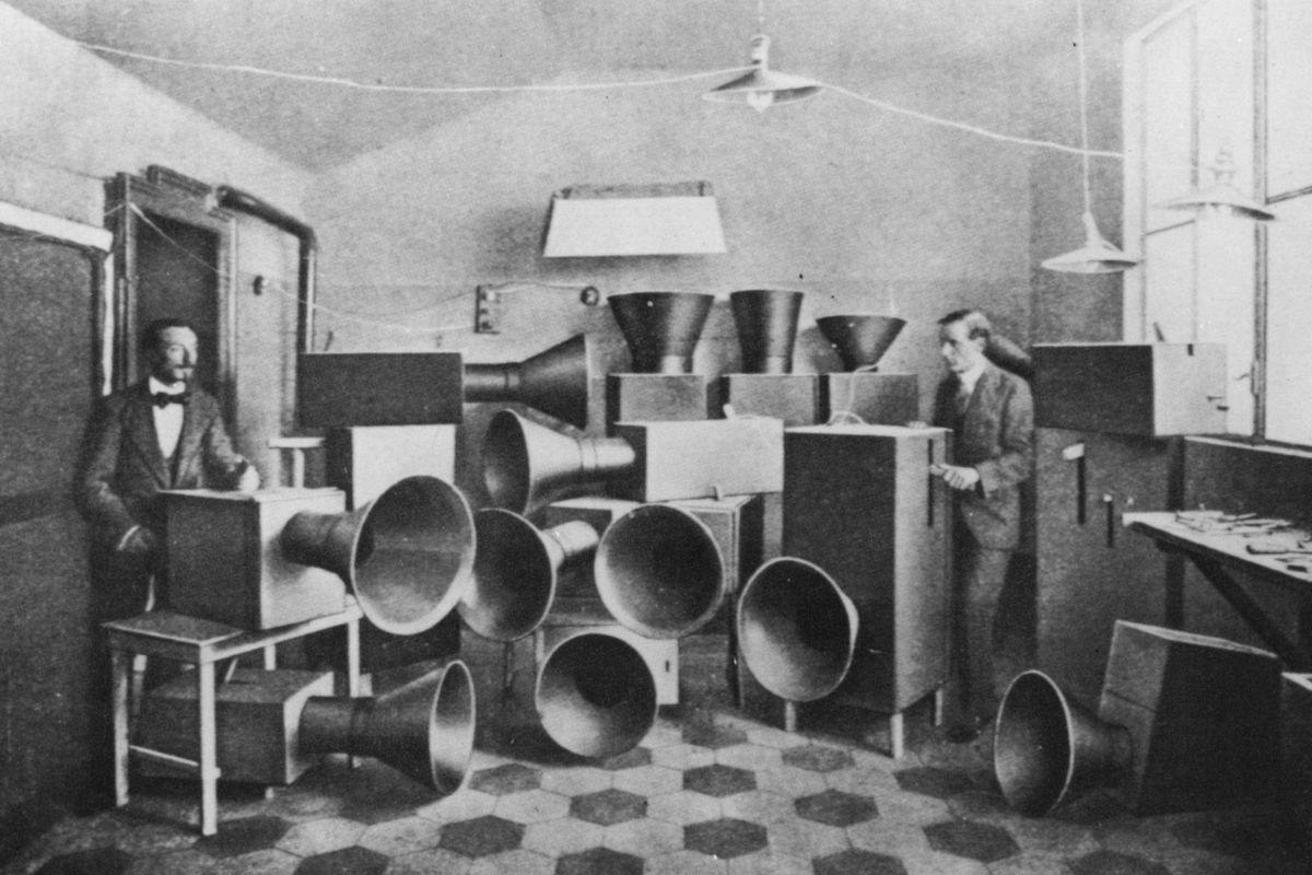 russolo musica futurismo sintetizzatore invenzione