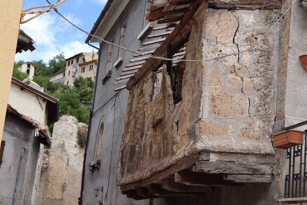 Flop ricostruzione dopo cinque anni. A guadagnarci solo le coop rosse