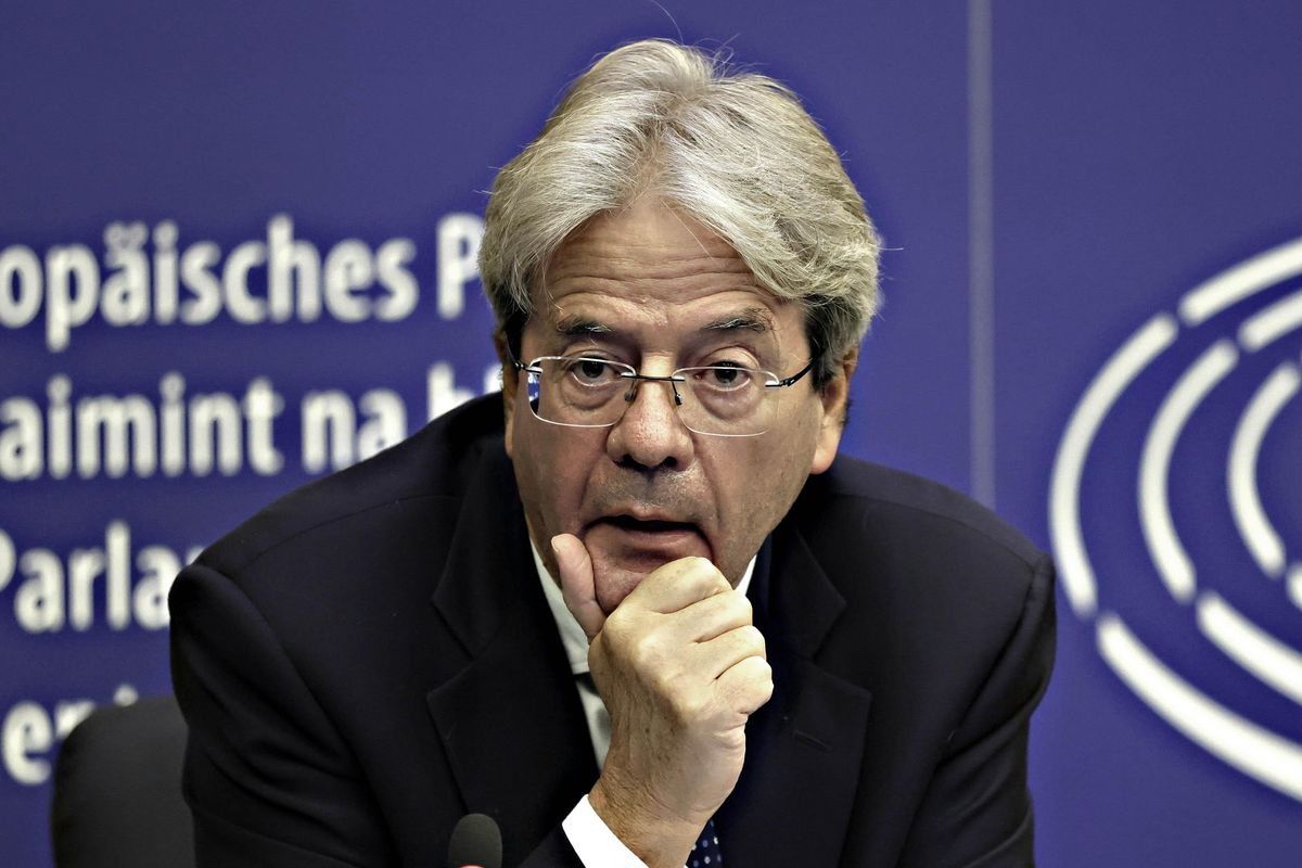 Parigi vuol partecipare alla corsa al Colle