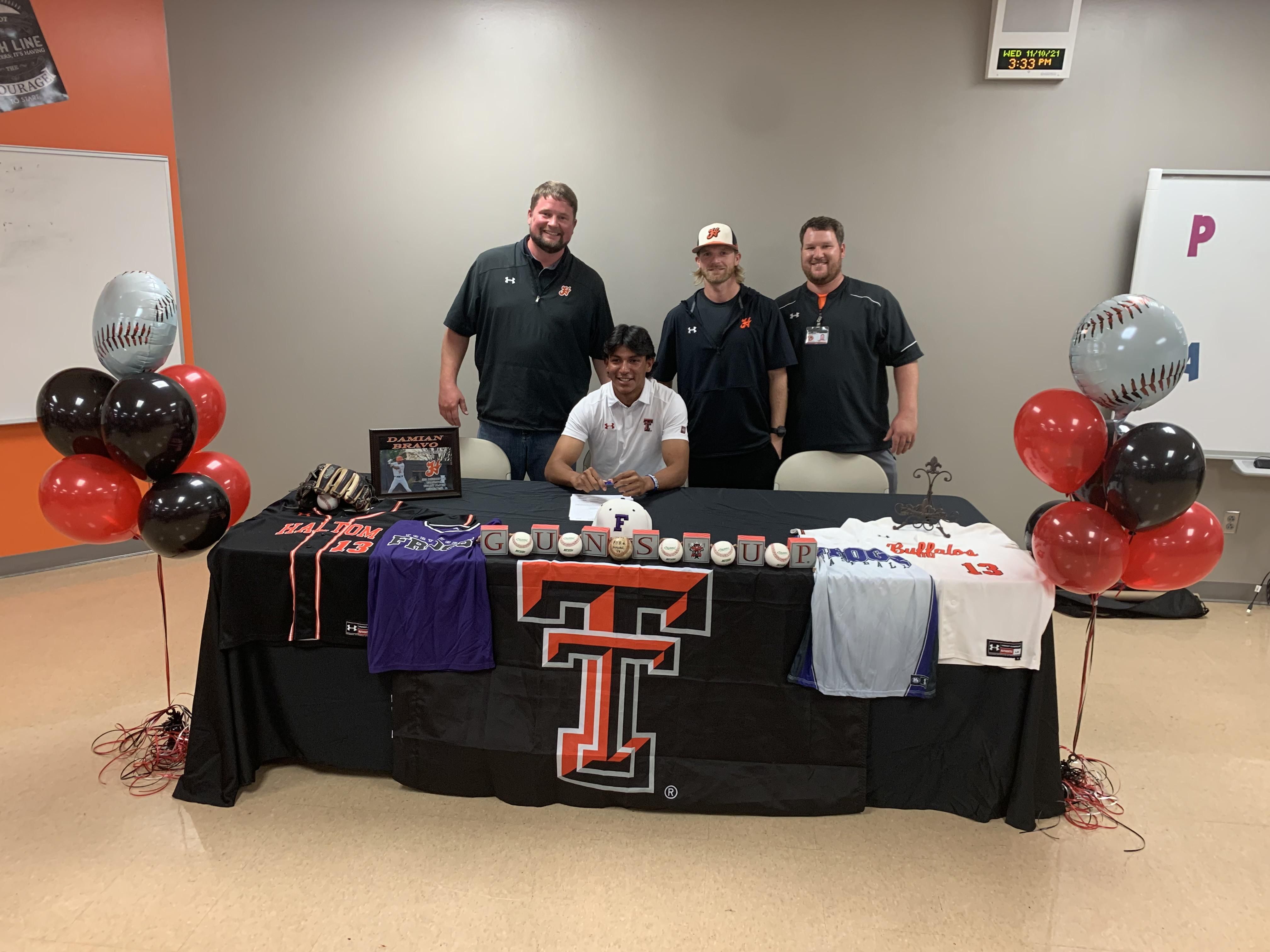 Birdville ISD: 10 Student-Athletes sign National Letters of Intent