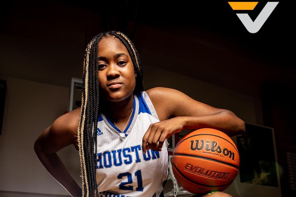 NEXT IN LINE: Houston Christian's Thomas is #Trending