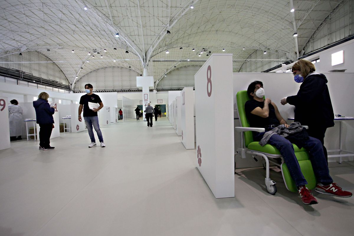 Nel 2022 Figliuolo rischia un caos alla Arcuri