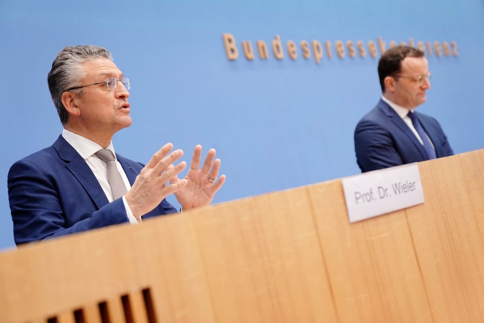 'National emergency' as German parliament passes pandemic measures