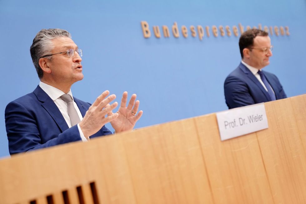 'National emergency' as German parliament passes pandemic measures