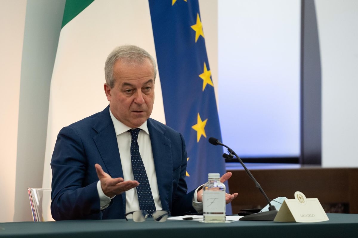 «Piano per salvare il Natale». Rispolverano i vecchi titoli per rendere la crisi infinita