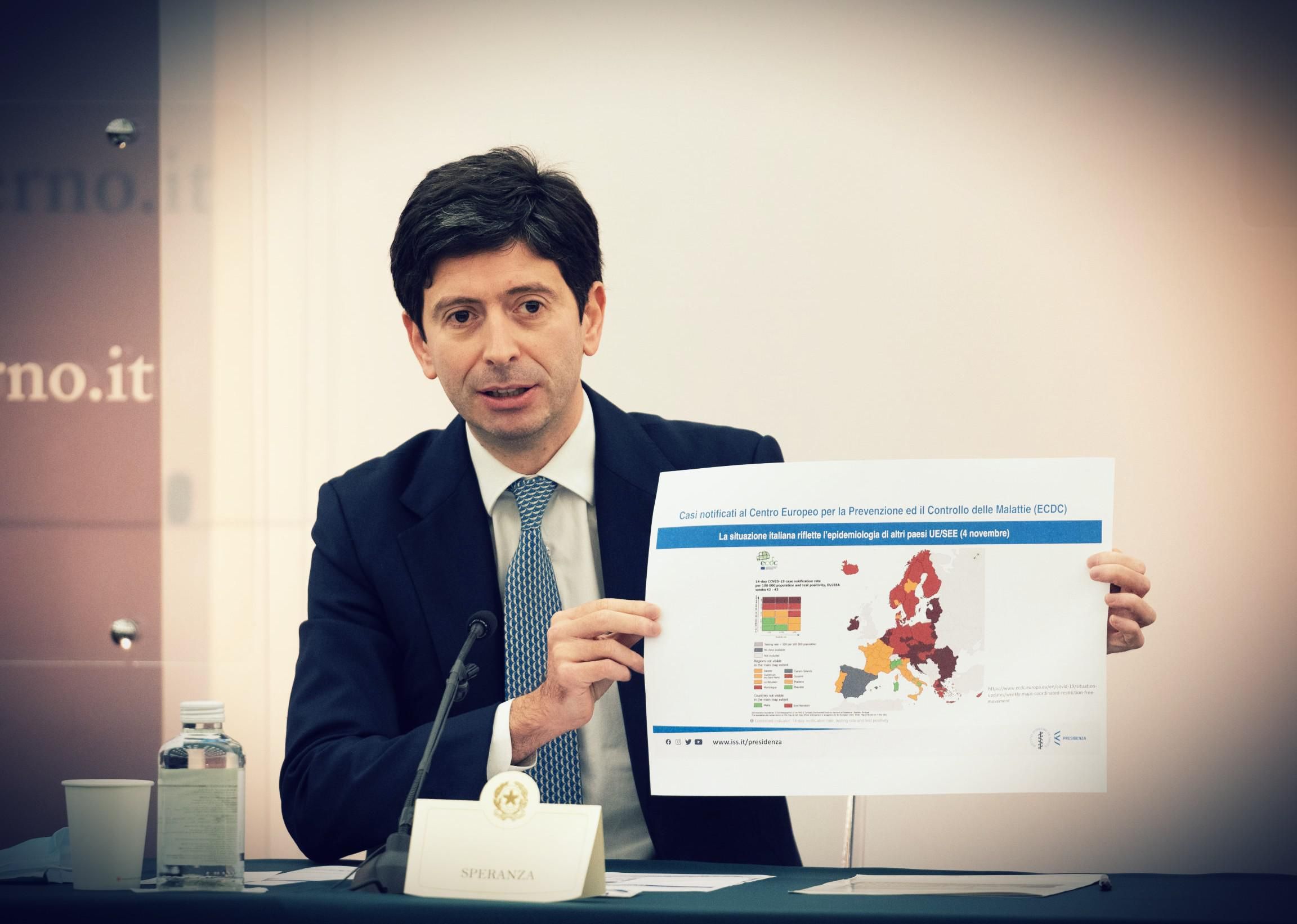 L’uomo che vuole l’emergenza eterna ha mentito in aula per nascondere le sue magagne