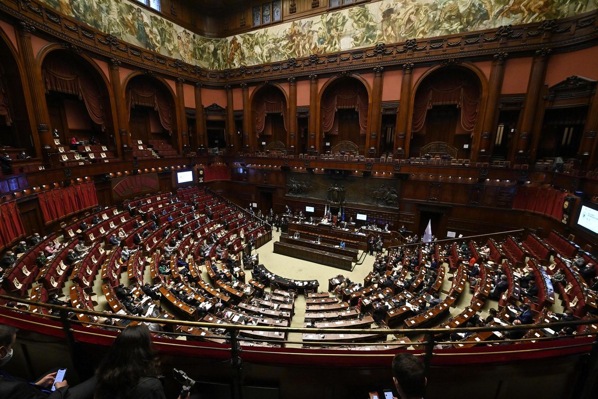 Camera e Senato finiti in ostaggio di decreti e fiducie