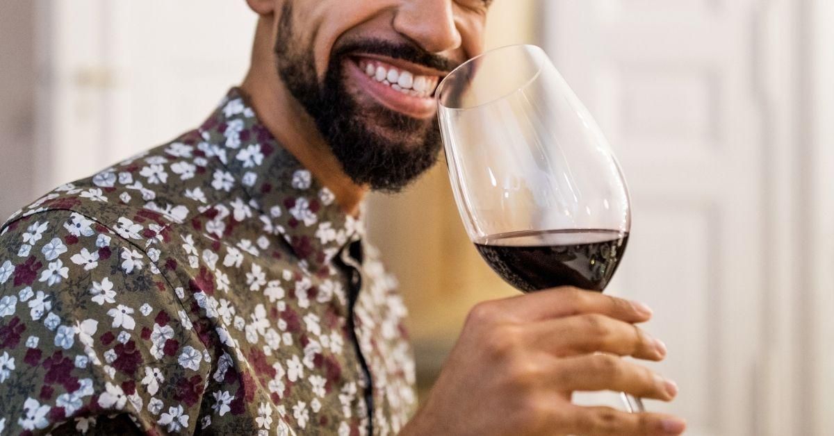 Report That 'Average Americans' Buy $90 Bottles Of Wine Gets A Massive Eyeroll From Twitter