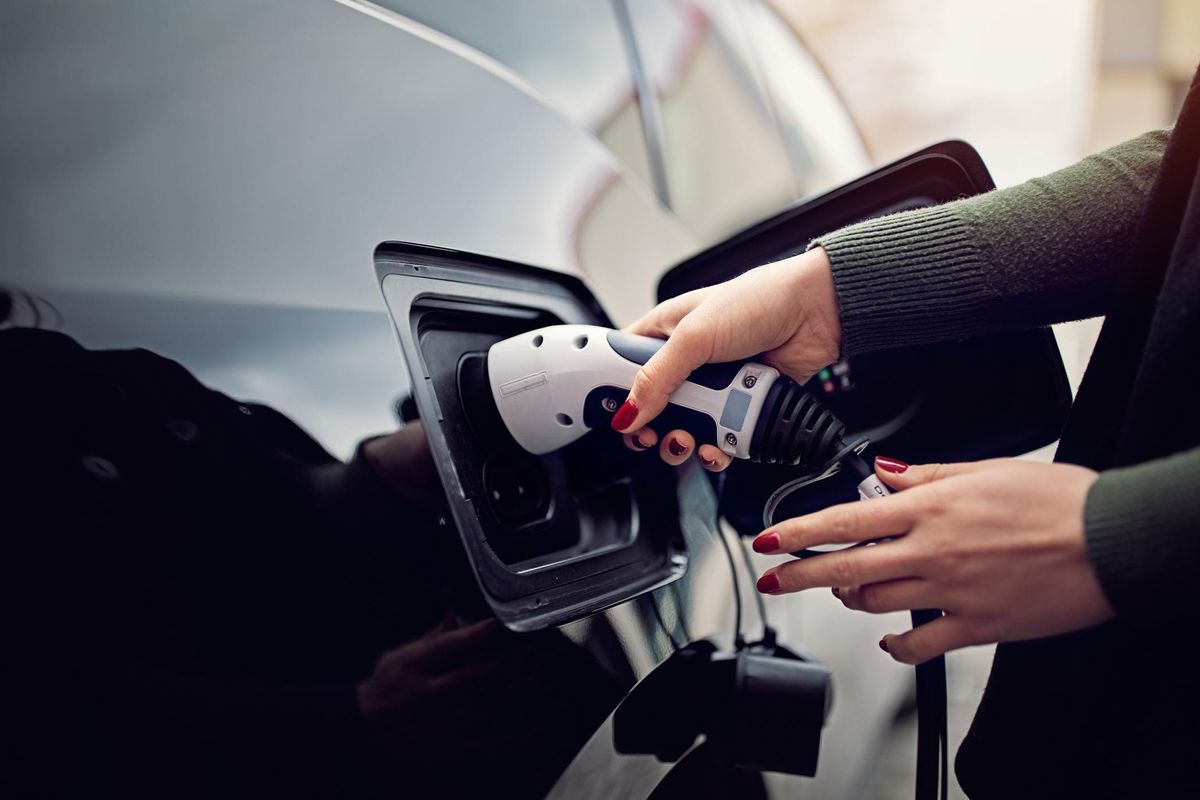 La grande gretinata dell’auto full electric vettura «per poveri» che costa carissima
