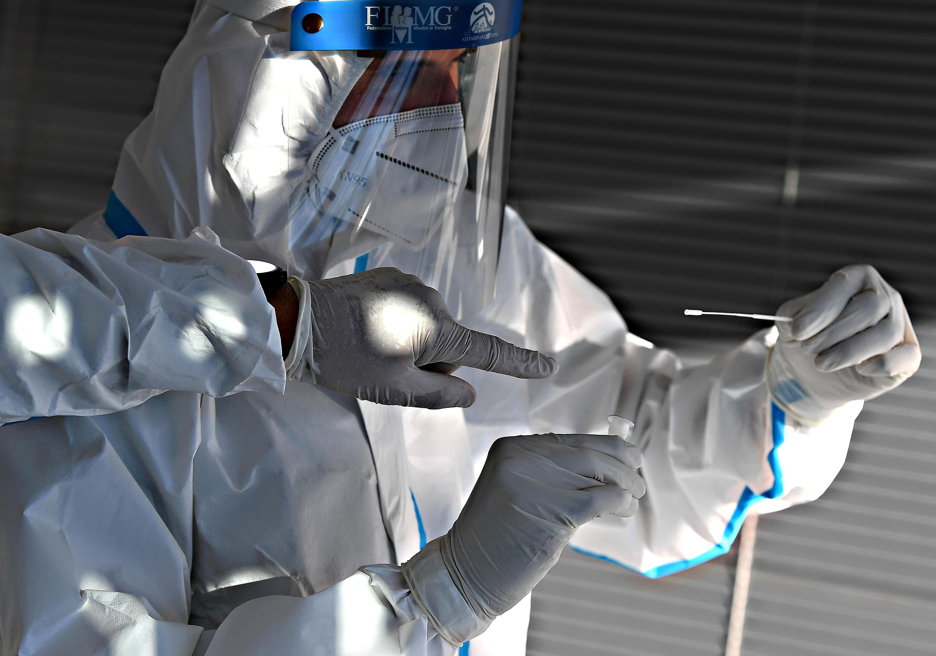 Il ridicolo ballo del tampone