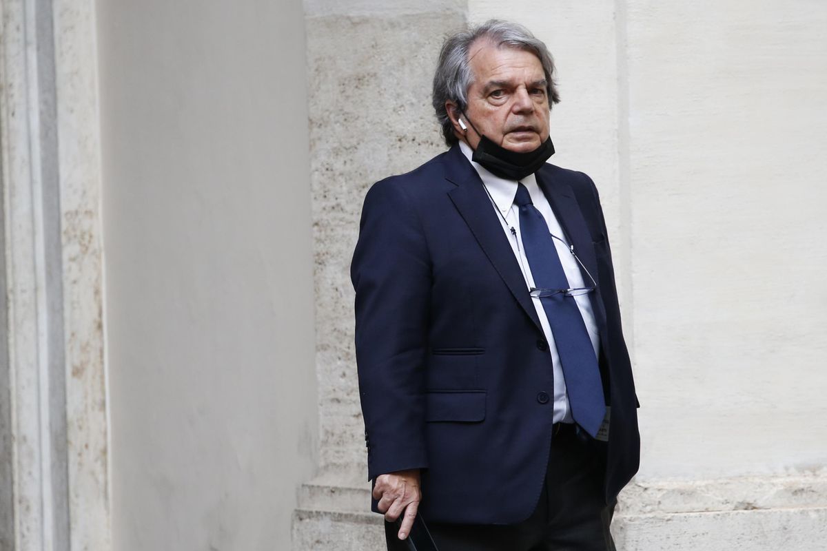 Il governo lavora alla morsa finale: la card senza stato d’emergenza