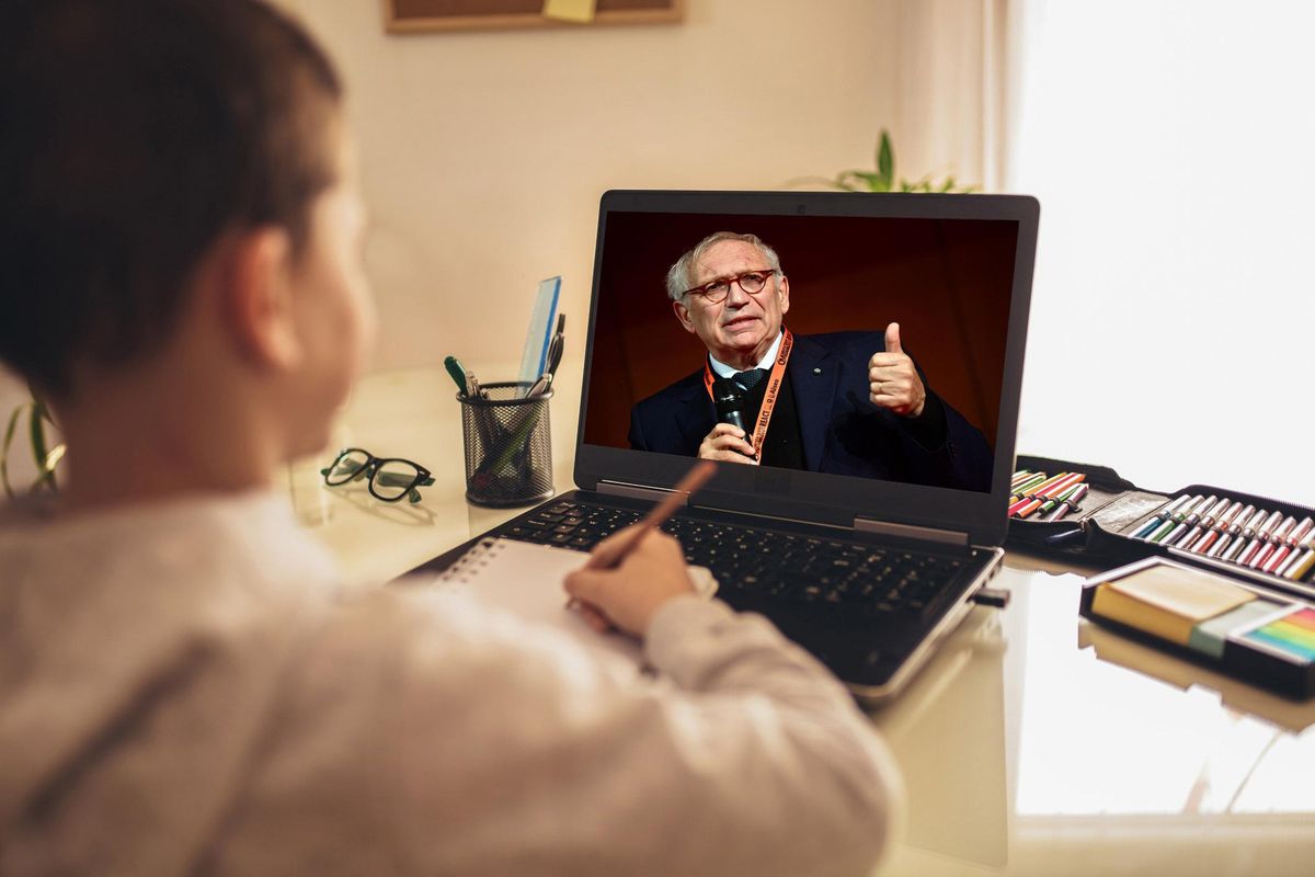 Fuffa sulla scuola, flop con la Dad. E Bianchi si becca il golpe militare