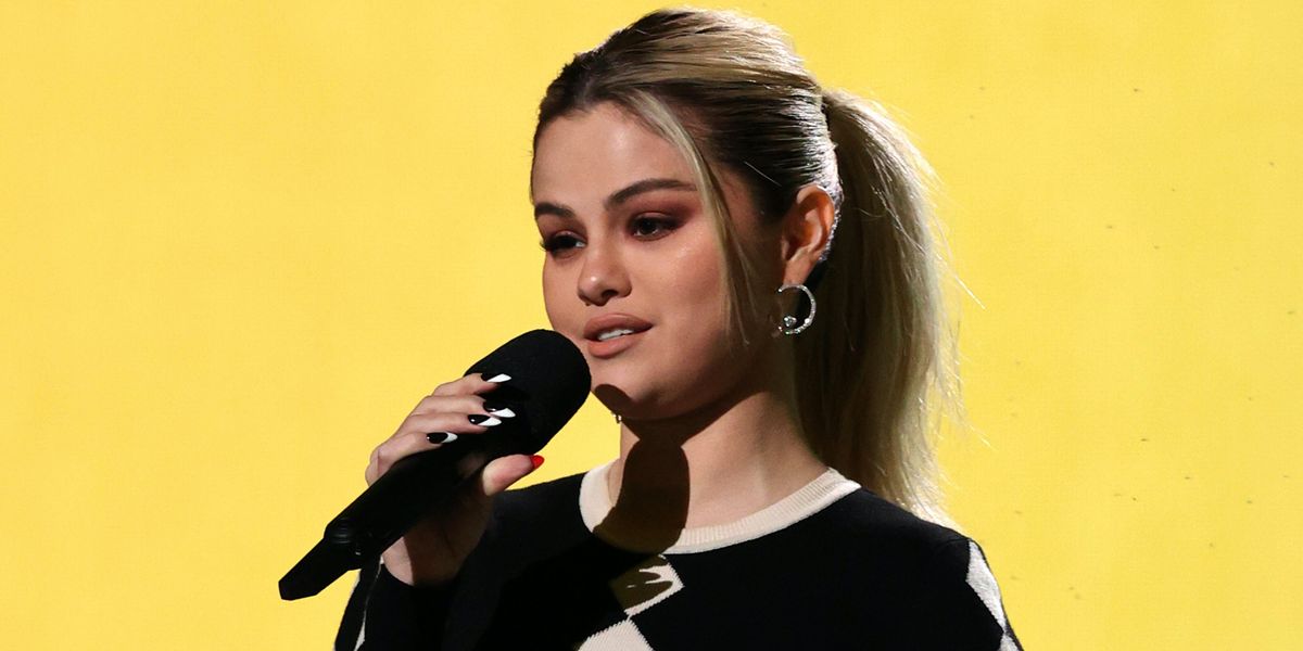 Selena Gomez Responds to Troll Accusing Her of Heavy Drinking