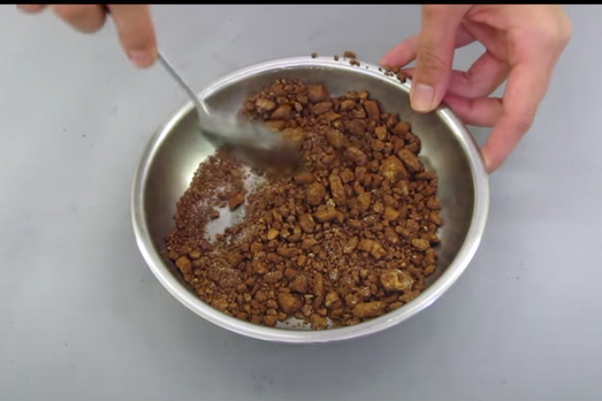 Don't Tell An Anti-Vaxxer To Go Eat Dirt, Because They WILL Take It Literally!