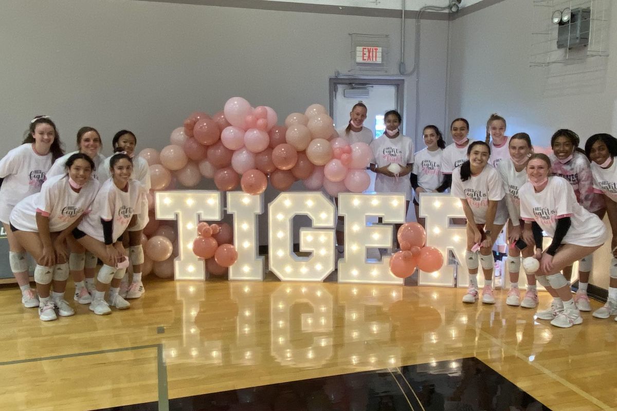 “Her Fight is Our Fight”: Team, State Title help St. Agnes coach Cydryce McMillian amidst breast cancer fight