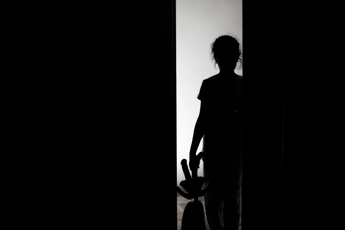 «Bimbi affidati a coppia gay e maltrattati»