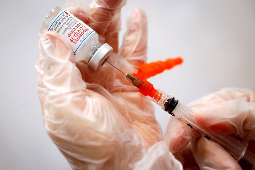 As Omicron Spreads, New York City Mandates Vaccination For All Private Firms